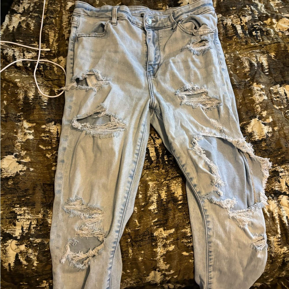 AMERICAN EAGLE JEANS
